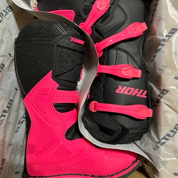 Thor boots - Picture 3 of 3